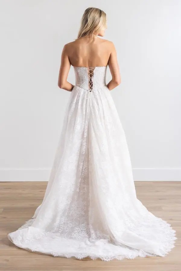 The New It Girl: The Wedding Dress Styles Defining the Modern Bride Image